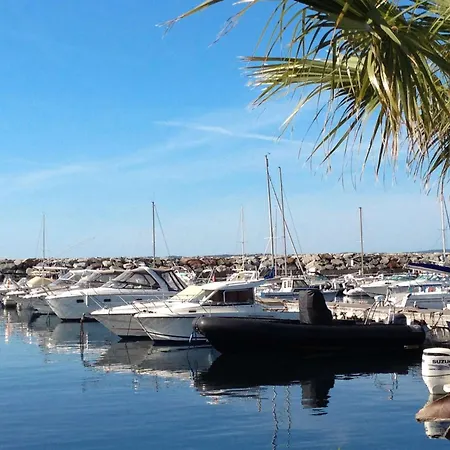 Issambres : Appt 2 Pièces, 5 Couchages, Climatisé, Piscine - Fr-1-226-524 Apartamento